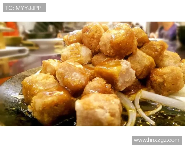 足球炮炸鱼的奇妙结合让美味与激情在餐桌上碰撞