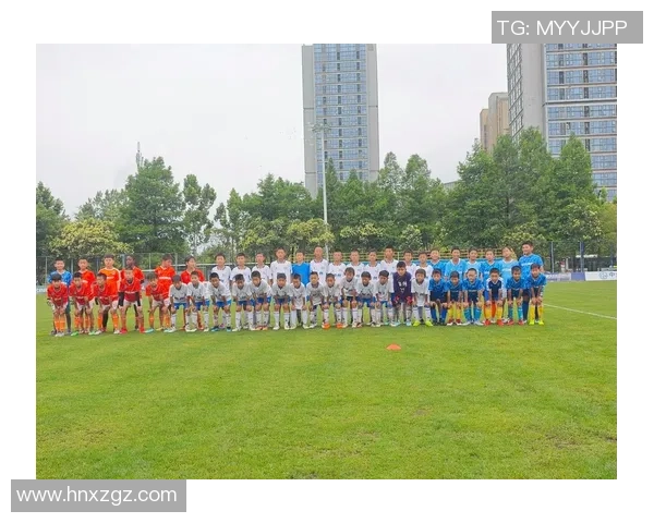 踢空足球的魅力与技巧探讨如何提升你的球场表现与战术意识