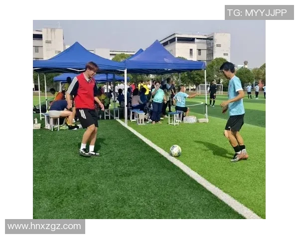 足球社团展精彩纷呈展示足球文化与团队精神的盛会 足球社团展精彩纷呈展示足球文化与团队精神的盛会